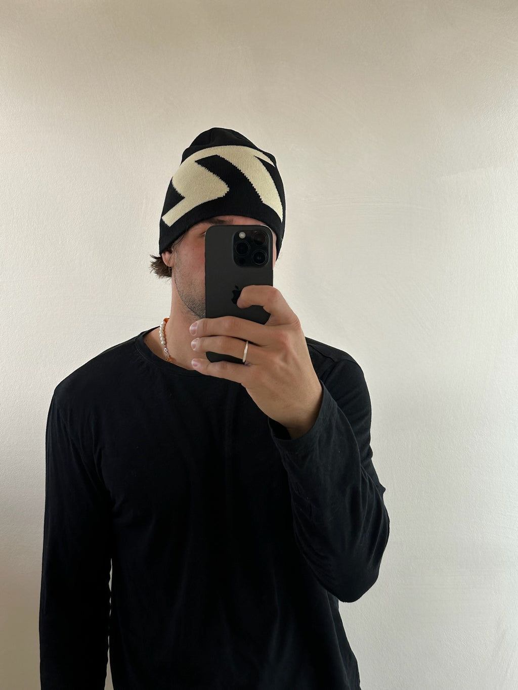 BEANIE - black creme